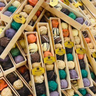 Assortiment gevulde truffelkogeltjes