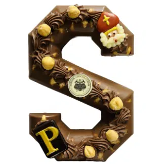 Luxe chocoladeletter met hazelnoten
