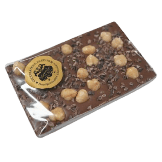 Chocoladereep met hele hazelnoten en cacaonibs