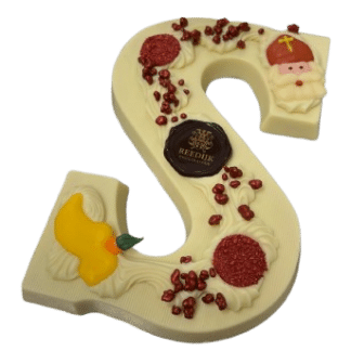 Luxe chocoladeletter met bosvruchten krokant