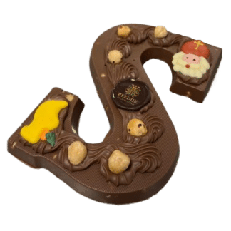 Luxe chocoladeletter met hazelnoten